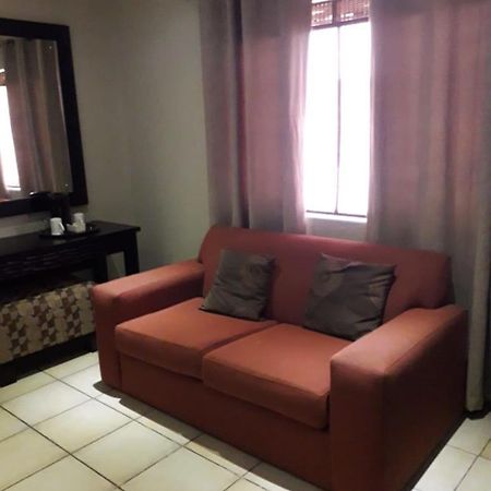 Coyotes Hotel & Conference Centre Mbombela Bagian luar foto