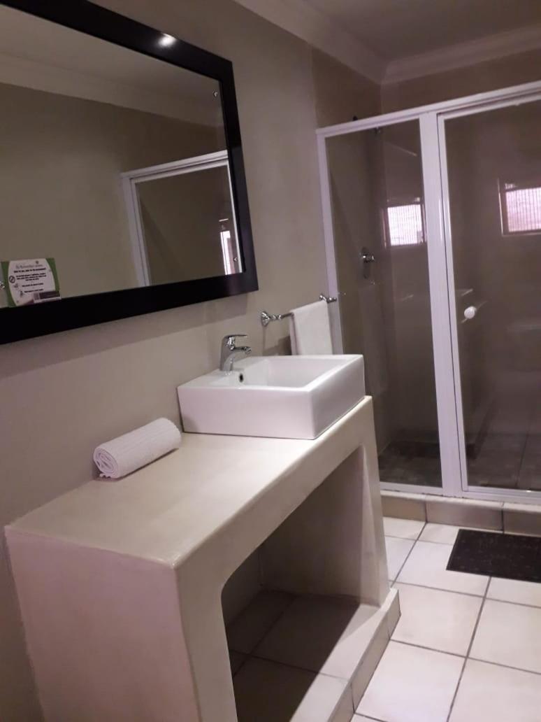 Coyotes Hotel & Conference Centre Mbombela Bagian luar foto