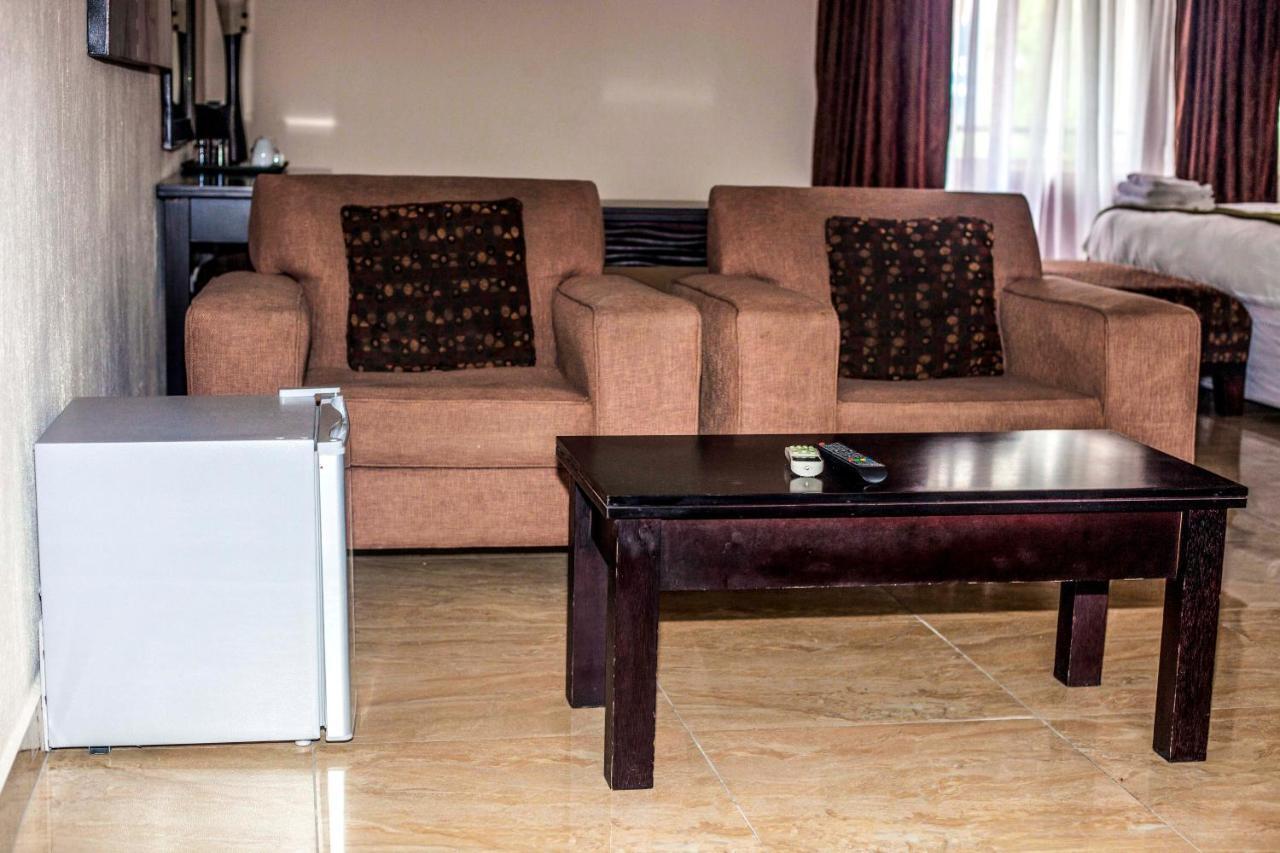 Coyotes Hotel & Conference Centre Mbombela Bagian luar foto