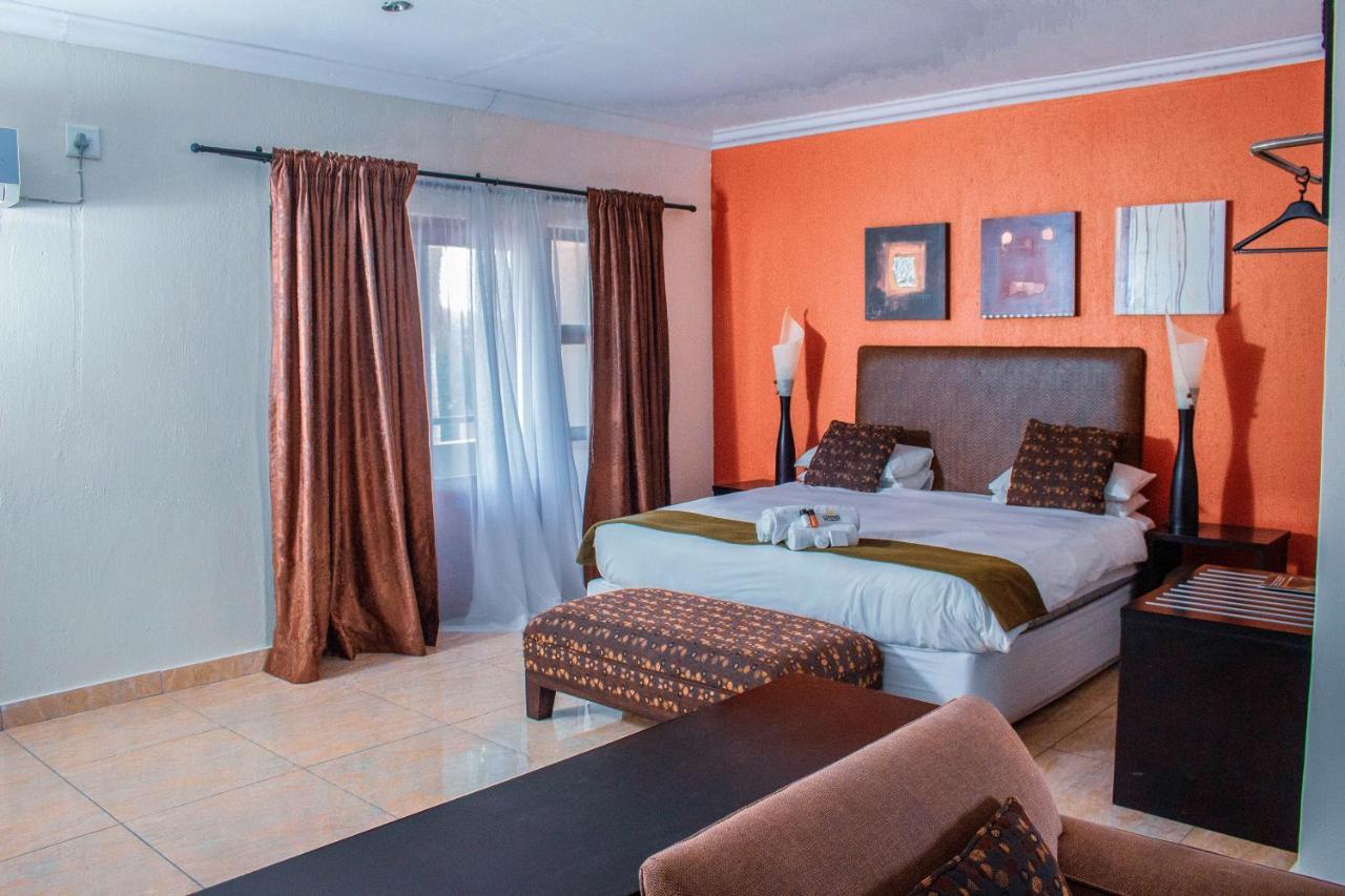 Coyotes Hotel & Conference Centre Mbombela Bagian luar foto