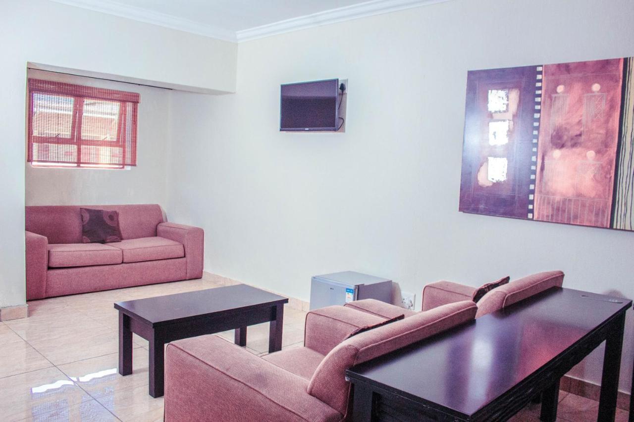 Coyotes Hotel & Conference Centre Mbombela Bagian luar foto