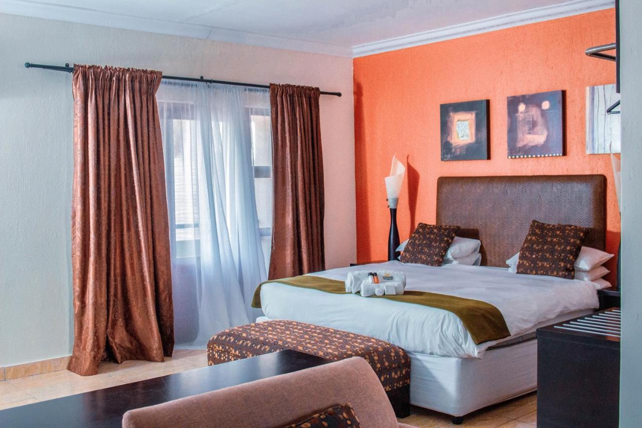 Coyotes Hotel & Conference Centre Mbombela Bagian luar foto